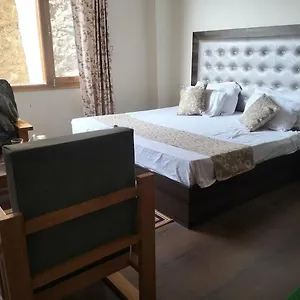 Royal Cedar Bed & Breakfast